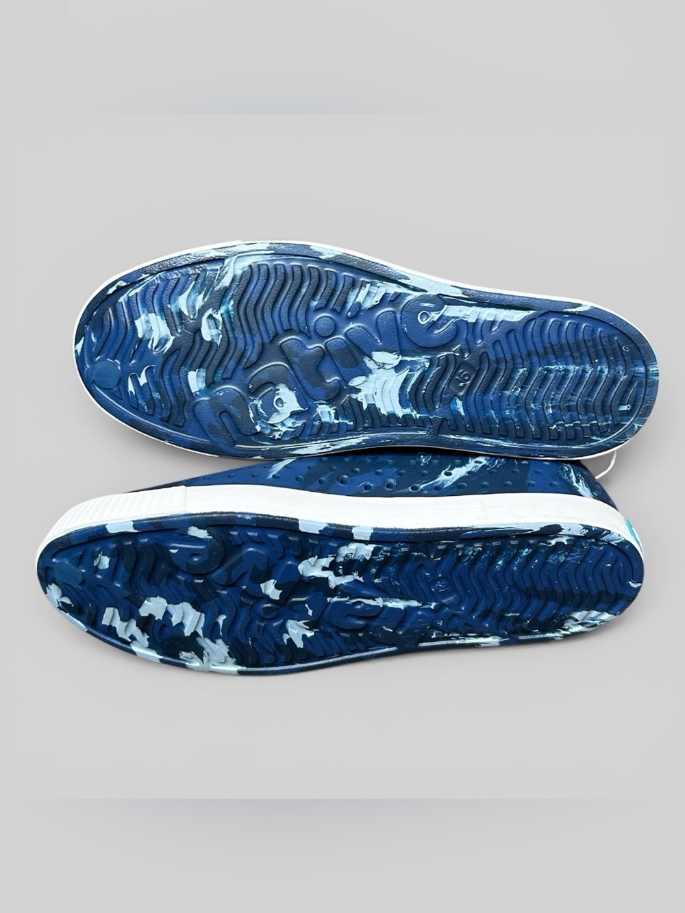 Native Youth/Big Kids Jefferson Marbled Blue White Slip On Shoes Size 6 NEW - Picture 8 of 9